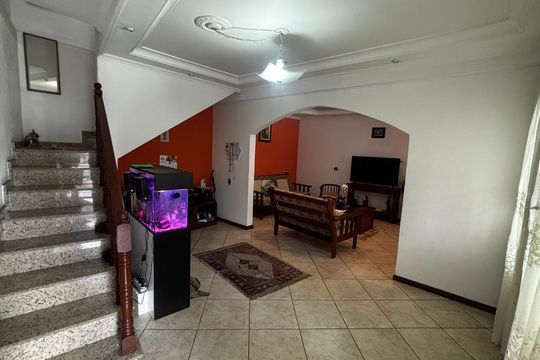 Casa à venda com 4 quartos, 233m² em Utinga, Santo André