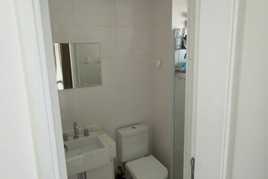 Banheiro de kitnet/studio à venda com 1 quarto, 38m² em Campo Belo, São Paulo