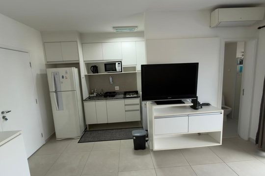 Sala/Quarto/Cozinha de kitnet/studio à venda com 1 quarto, 38m² em Campo Belo, São Paulo