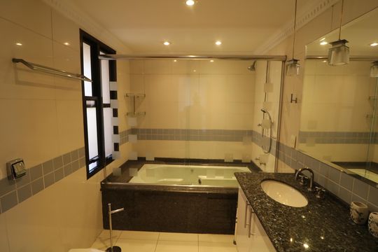 Banheiro da Suíte 2 de apartamento à venda com 4 quartos, 185m² em Jardim Avelino, São Paulo