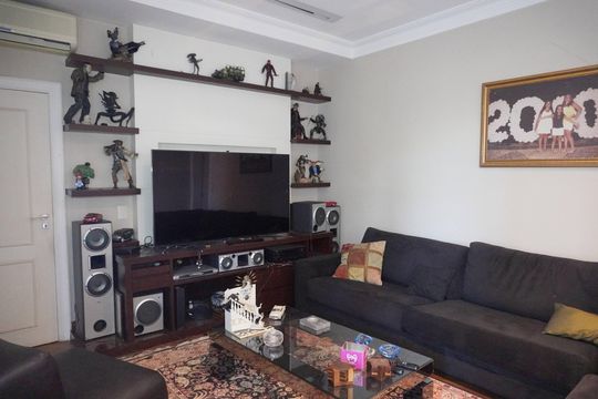 Sala de TV de casa de condomínio para alugar com 4 quartos, 450m² em Parque Sinai, Santana de Parnaíba