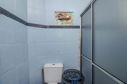 Banheiro de apartamento à venda com 2 quartos, 67m² em São João, Porto Alegre