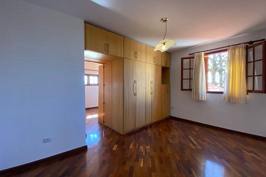 Casa para alugar com 5 quartos, 247m² em Vila Ipojuca, São Paulo