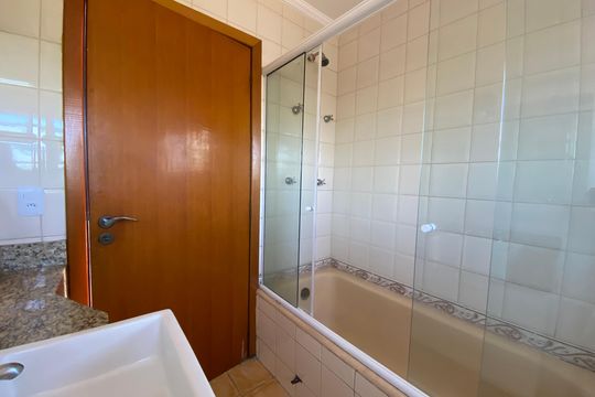 Casa para alugar com 5 quartos, 247m² em Vila Ipojuca, São Paulo