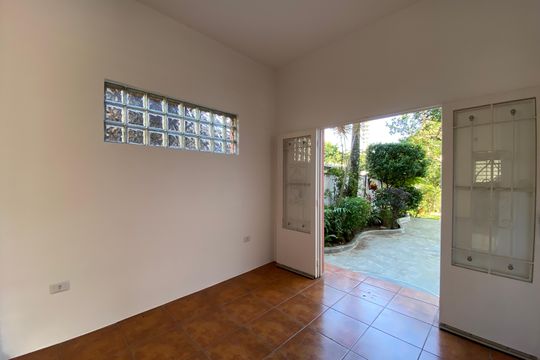 Casa para alugar com 5 quartos, 247m² em Vila Ipojuca, São Paulo