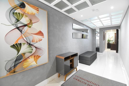 Hall de entrada de apartamento para alugar com 3 quartos, 161m² em Centro, Curitiba