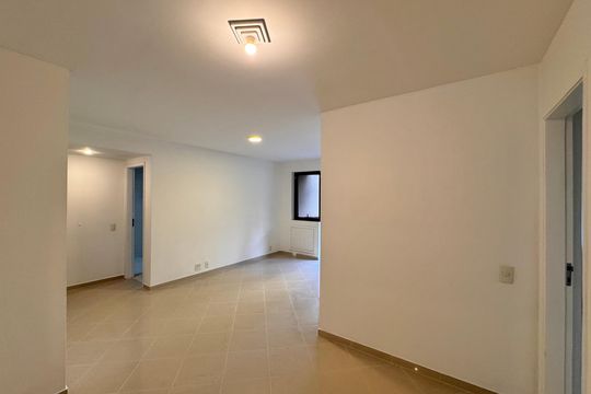 Sala de apartamento para alugar com 3 quartos, 116m² em Barra da Tijuca, Rio de Janeiro