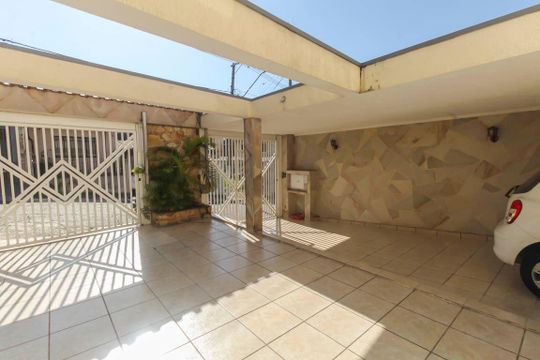 Garagem de casa para alugar com 3 quartos, 150m² em Vila Ivone, São Paulo