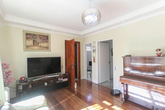 Sala de casa para alugar com 3 quartos, 150m² em Vila Ivone, São Paulo