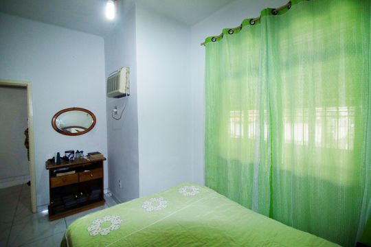 Quarto 1 de casa à venda com 3 quartos, 300m² em Vila Kosmos, Rio de Janeiro