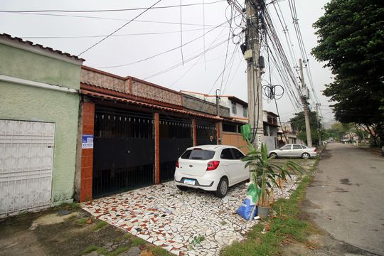 Fachada da casa de casa à venda com 3 quartos, 300m² em Vila Kosmos, Rio de Janeiro