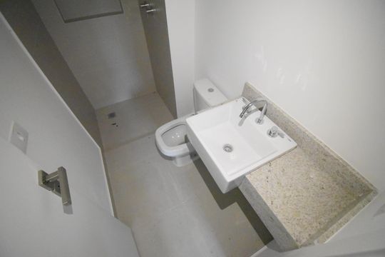 Banheiro 2 de apartamento à venda com 2 quartos, 130m² em Juvevê, Curitiba