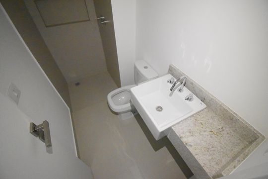 Banheiro 2 de apartamento à venda com 3 quartos, 130m² em Juvevê, Curitiba