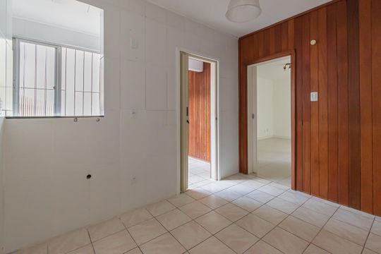 Cozinha de apartamento à venda com 2 quartos, 66m² em Santana, Porto Alegre