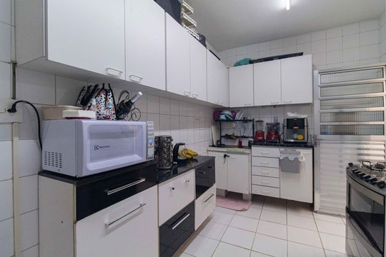 Cozinha de casa à venda com 2 quartos, 45m² em Bosque da Saúde, São Paulo