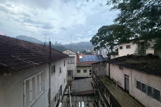 Vista de apartamento à venda com 2 quartos, 68m² em Cosme Velho, Rio de Janeiro