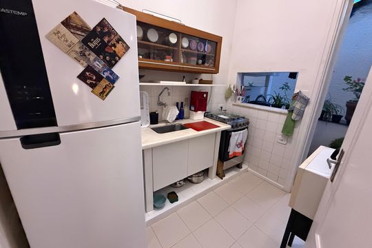 Cozinha de apartamento à venda com 2 quartos, 68m² em Cosme Velho, Rio de Janeiro