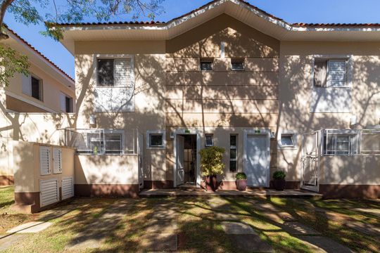 Fachada de casa de condomínio à venda com 3 quartos, 96m² em Vila Arriete, São Paulo