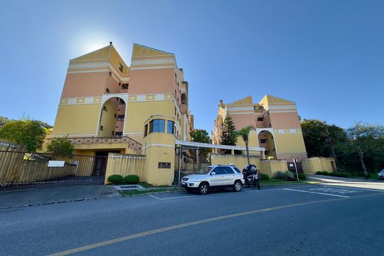 Fachada de apartamento à venda com 3 quartos, 100m² em Tingui, Curitiba