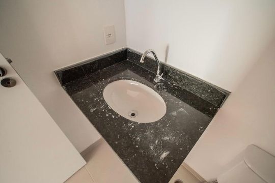 Banheiro de kitnet/studio para alugar com 1 quarto, 26m² em Vila Clementino, São Paulo