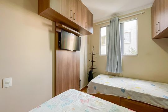 Quarto 1 de casa de condomínio à venda com 2 quartos, 44m² em Vila Yolanda, Osasco