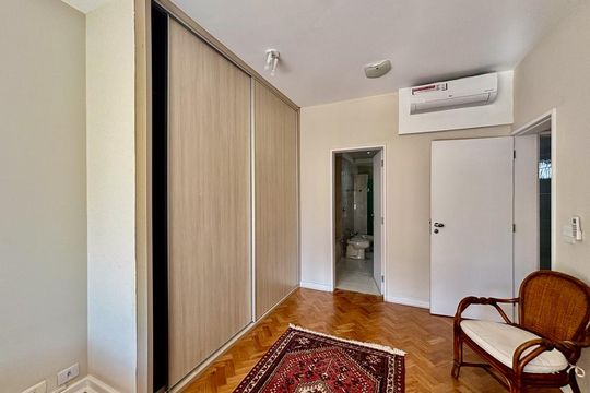 Suite de apartamento à venda com 2 quartos, 210m² em Cerqueira César, São Paulo