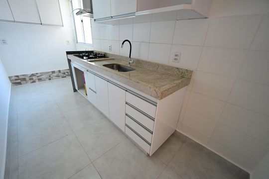 Cozinha de apartamento à venda com 2 quartos, 48m² em Setor Andreia, Goiânia