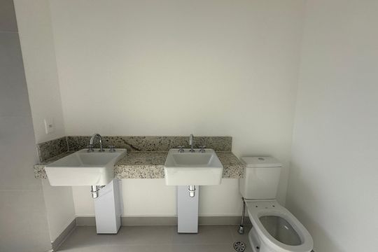 Banheiro da Suíte 3 de apartamento à venda com 3 quartos, 112m² em Alphaville Empresarial, Barueri