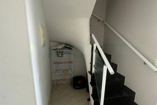 Escada de casa à venda com 3 quartos, 137m² em Vila Paulistana, São Paulo