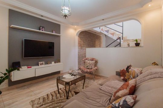 Casa para alugar com 3 quartos, 205m² em Vila Nossa Senhora das Vitorias, Mauá