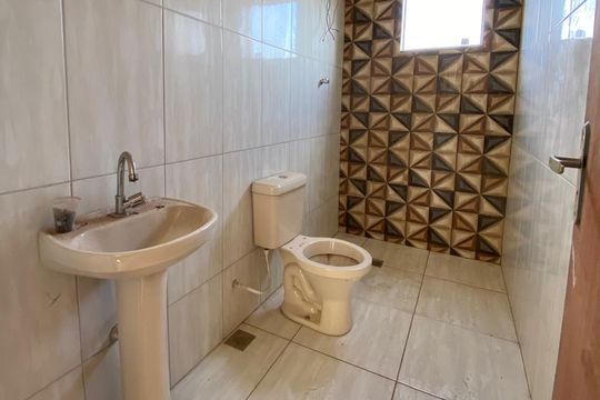 Banheiro de apartamento para alugar com 2 quartos, 44m² em Vila Santa Rita, Belo Horizonte