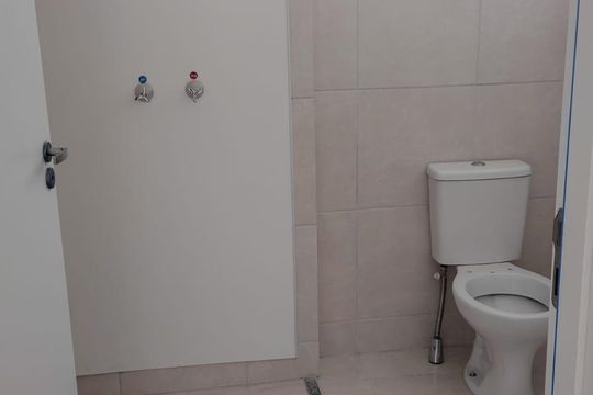 Banheiro de apartamento à venda com 2 quartos, 65m² em Campo Grande, Rio de Janeiro