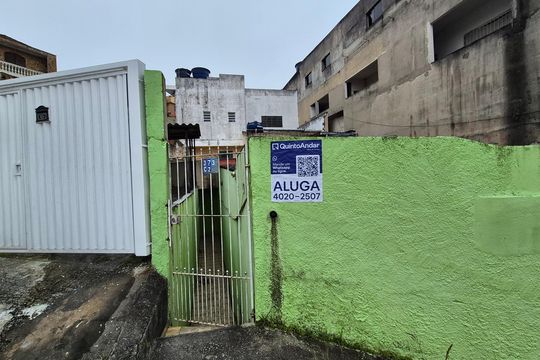 Fachada  de casa para alugar com 1 quarto, 48m² em Jardim Irene, Santo André