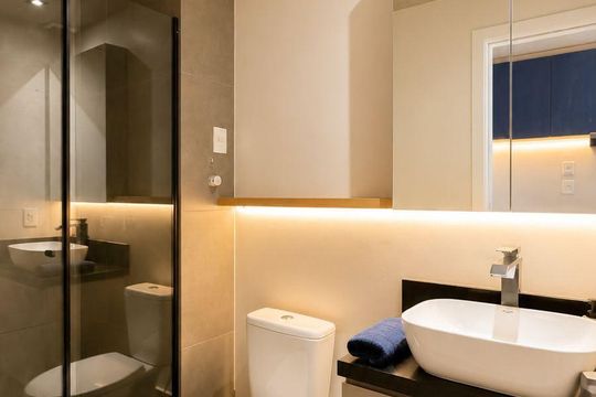 Banheiro social de kitnet/studio à venda com 1 quarto, 28m² em Cidade Baixa, Porto Alegre