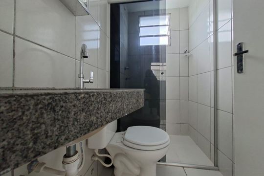 Banheiro de apartamento para alugar com 2 quartos, 95m² em Maria Virgínia, Belo Horizonte