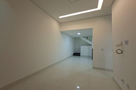 Sala de casa à venda com 3 quartos, 105m² em Vila Rica, Lagoa Santa