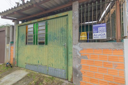 Fachada de casa à venda com 2 quartos, 100m² em Olaria, Canoas