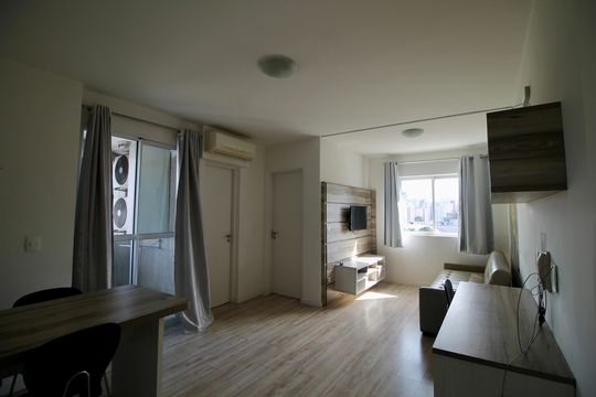 Sala de apartamento para alugar com 1 quarto, 56m² em Juvevê, Curitiba