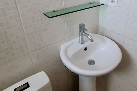 Banheiro - Detalhe de apartamento à venda com 1 quarto, 56m² em Juvevê, Curitiba