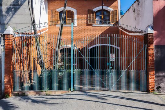 Fachada de casa à venda com 4 quartos, 170m² em Vila Jacuí, São Paulo