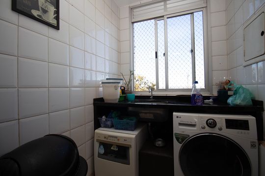 Cozinha e Área de Serviço de apartamento para alugar com 3 quartos, 100m² em Setor Sudoeste, Brasília