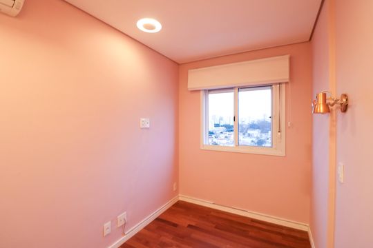Quarto 1 de apartamento para alugar com 2 quartos, 66m² em Campo Belo, São Paulo