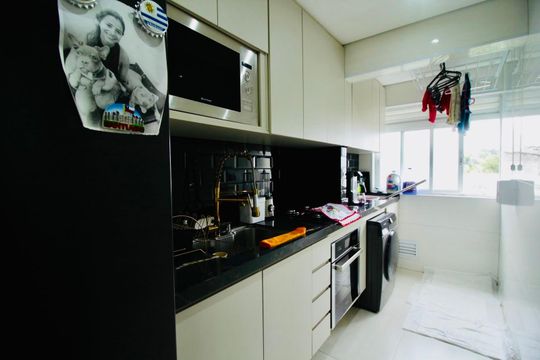 Cozinha de apartamento à venda com 2 quartos, 52m² em Parque Maria Domitila, São Paulo