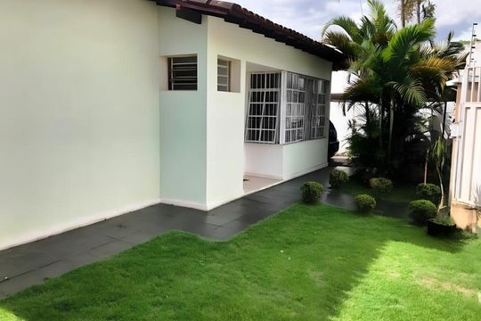 Área externa de casa à venda com 4 quartos, 385m² em São João Batista, Belo Horizonte