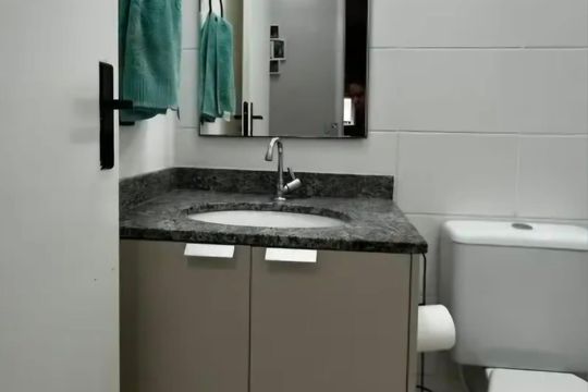 Banheiro de apartamento para alugar com 2 quartos, 54m² em Interlagos, São Paulo