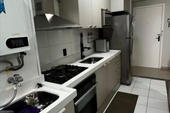 Cozinha de apartamento para alugar com 2 quartos, 54m² em Interlagos, São Paulo