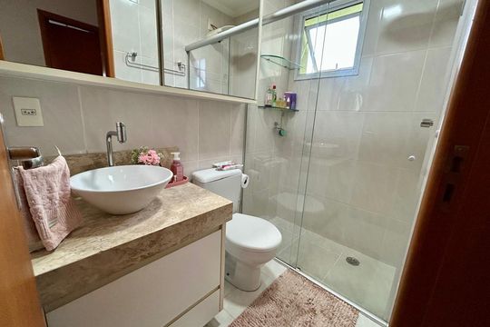 Banheiro de apartamento à venda com 2 quartos, 59m² em Vila Príncipe de Gales, Santo André