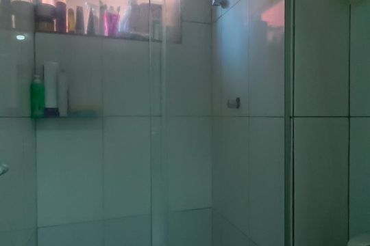 Banheiro de apartamento à venda com 2 quartos, 43m² em Sítio Bom Jesus, São Bernardo do Campo