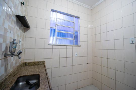 Cozinha de apartamento para alugar com 1 quarto, 60m² em Irajá, Rio de Janeiro
