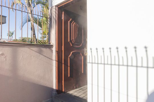 Entrada de casa para alugar com 1 quarto, 80m² em Jardim Santa Helena, São Paulo